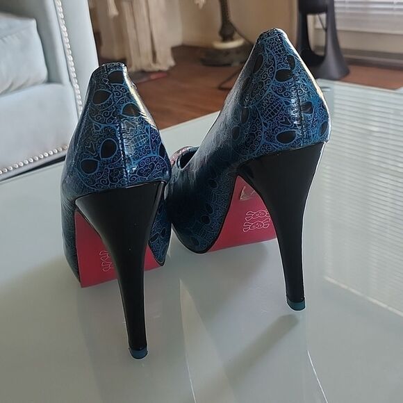 Iron Fist Rockband Skull Heels - Picture 5 of 8